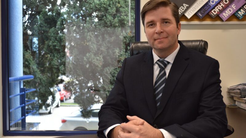 Escassez de talentos leva empresas a investir em formação interna: 80% têm dificuldade para contratar profissionais qualificados