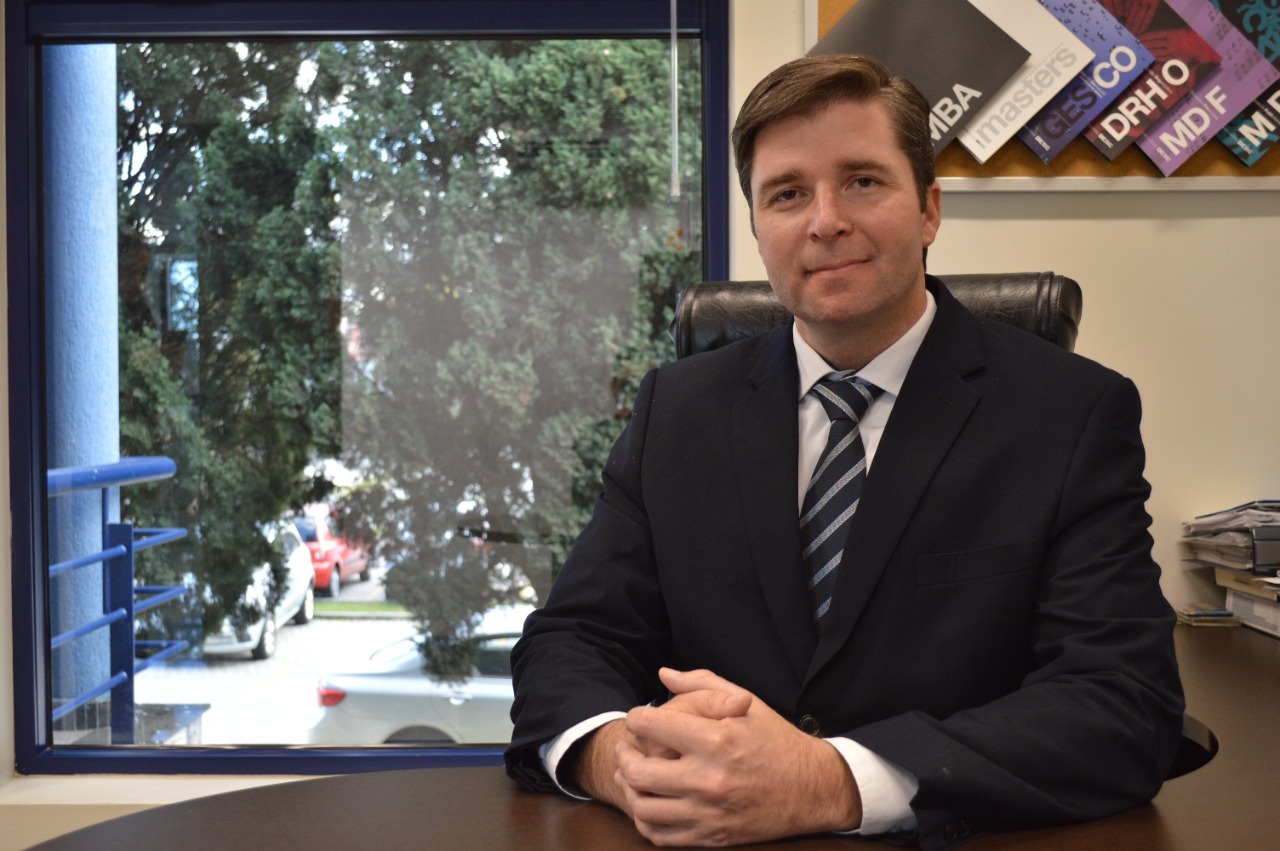 Escassez de talentos leva empresas a investir em formação interna: 80% têm dificuldade para contratar profissionais qualificados