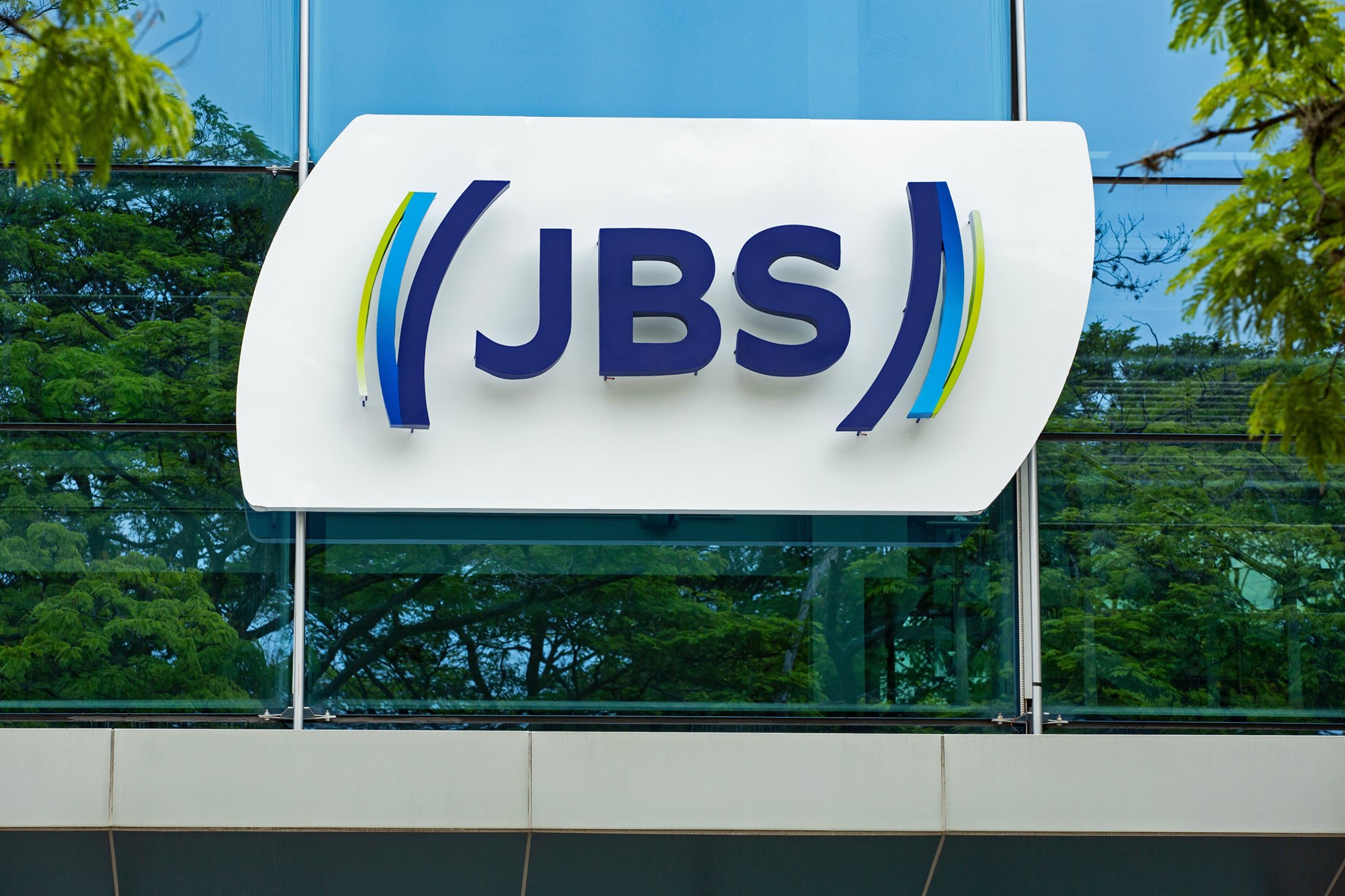 JBS registra receita recorde de US$ 86,2 bi e fecha 2025 com US$ 2 bi de lucro líquido
