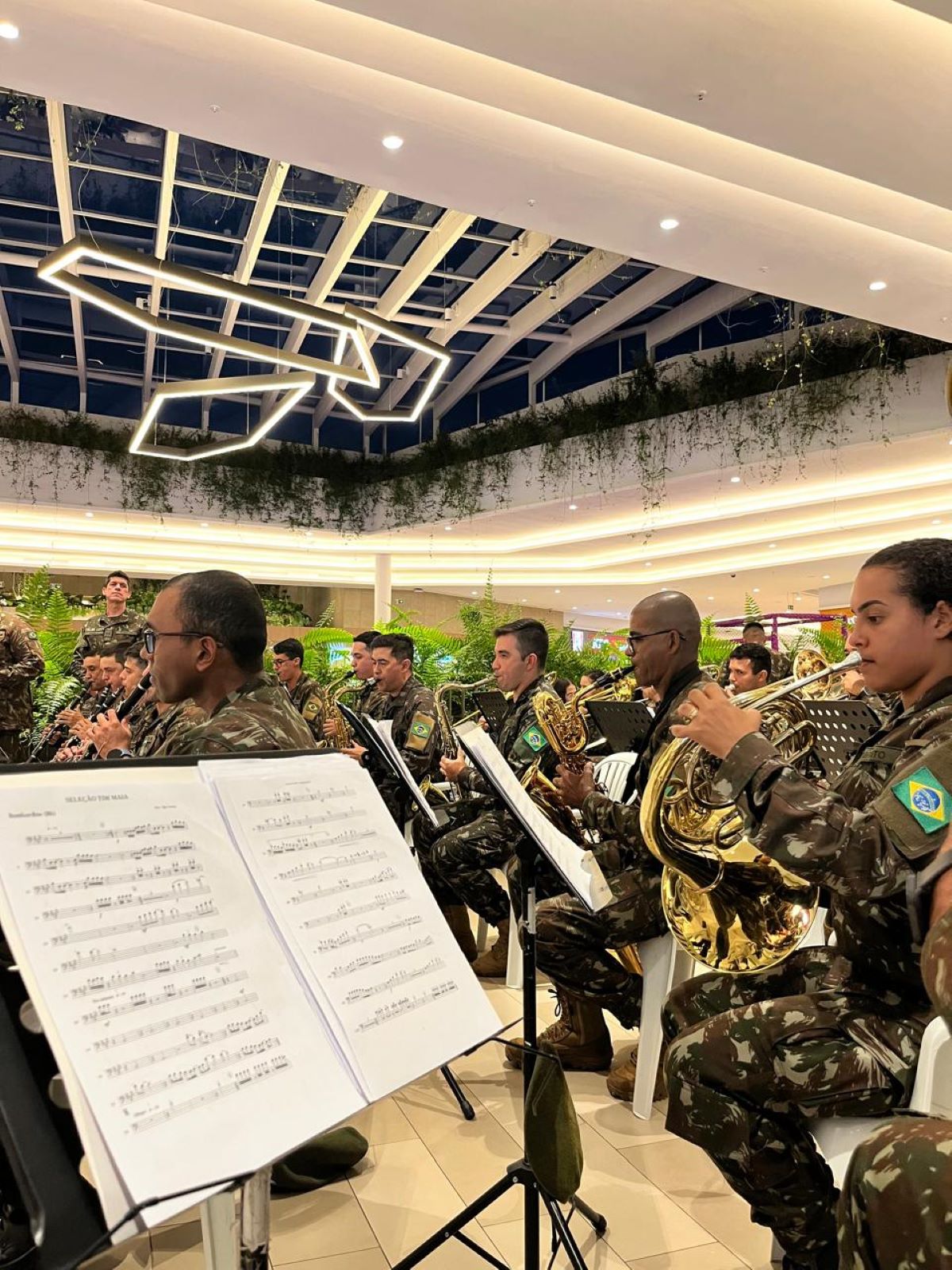 Jockey Plaza Shopping recebe apresentação da Banda do Exército em Curitiba