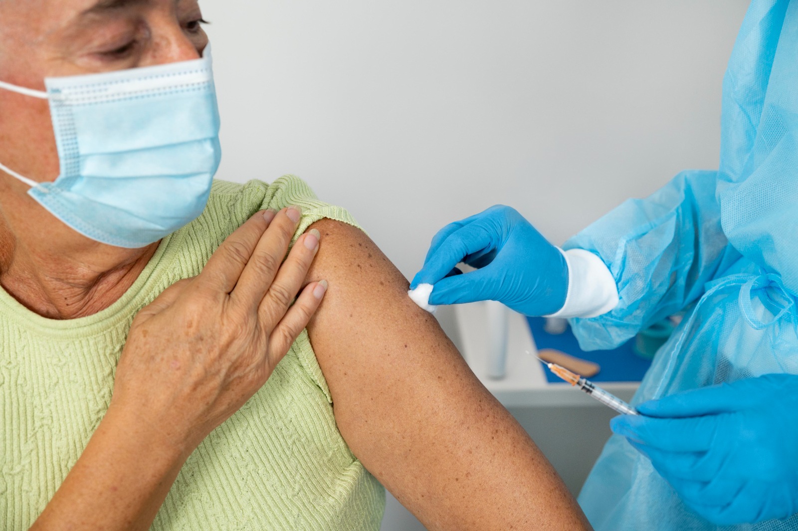 Vacinação em pacientes com câncer reduz internamentos e mortalidade