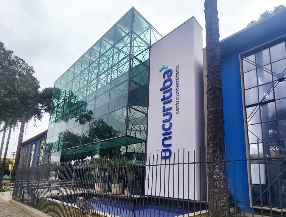UniCuritiba vai investir em startups de alunos