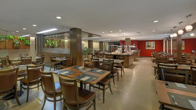 Deville Curitiba promove almoço especial no Dia das Mães com menu exclusivo