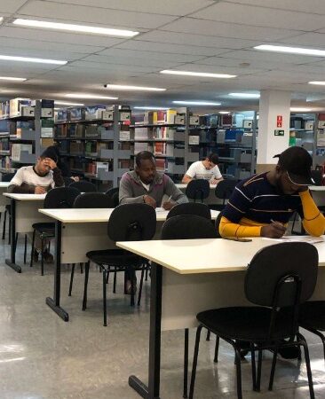 Instituto Yduqs e Educação Sem Fronteiras ampliam alcance nacional de certificação em Língua Portuguesa para refugiados