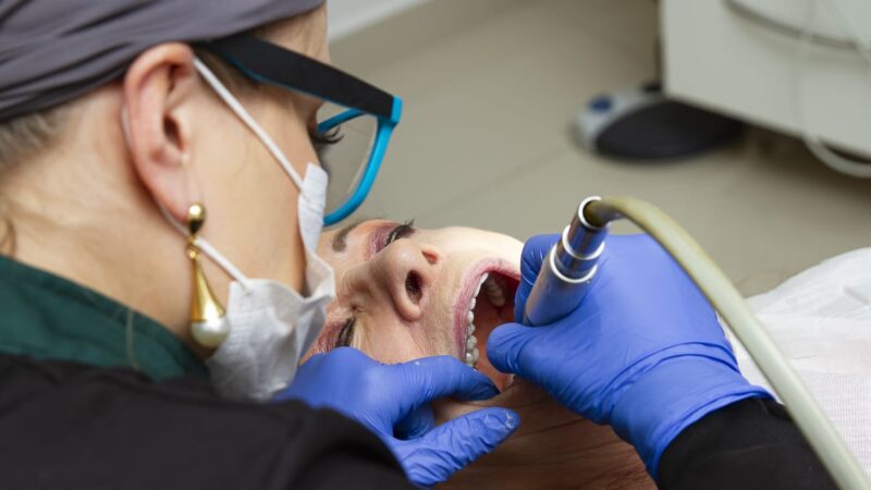 Saúde bucal: Novas tecnologias facilitam tratamentos dentários