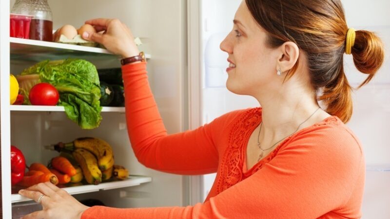 Calor intenso exige cuidados redobrados na conservação de alimentos, alerta especialista