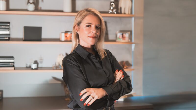 Tatiana Schuchovsky Reichmann encerra o calendário 2025 do Estrela ADVB/PR