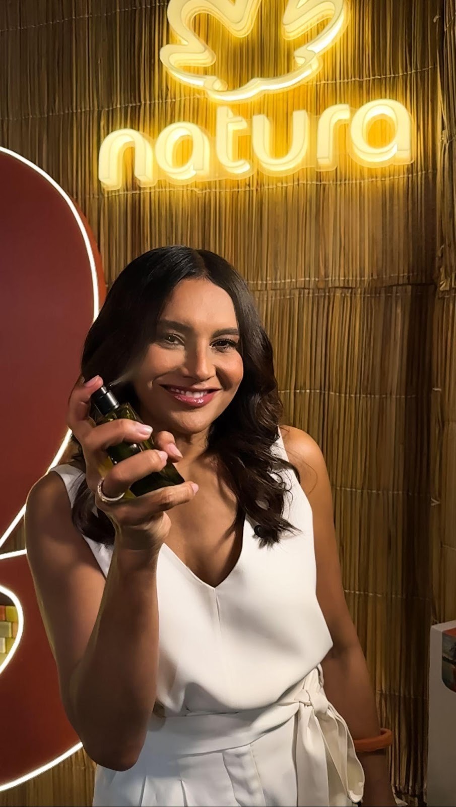 Dira Paes revela ritual de beleza em visita à Belém