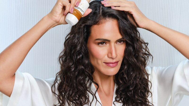 Fio de Cabelo Branco vale um produto de Natura Lumina Antissinais em ação inédita em Curitiba