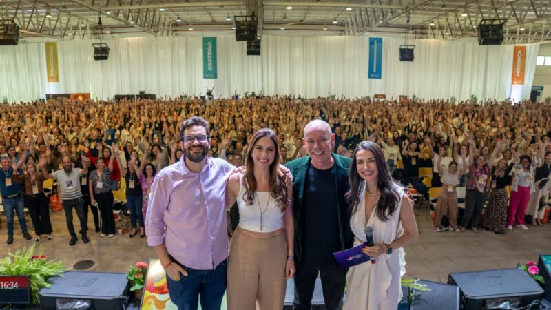 Minutos diários de mudanças constantes trazem impactos reais na felicidade, defende referência mundial em psicologia positiva