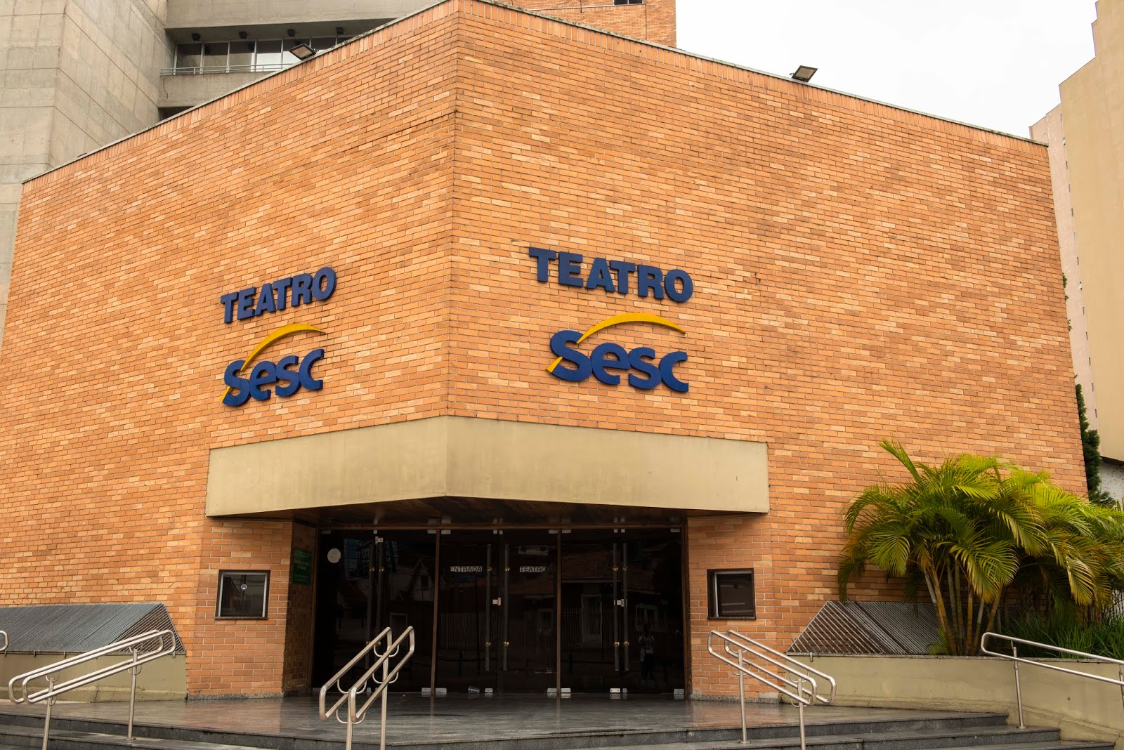Palestra beneficente em Curitiba aborda valores humanos e autoimagem