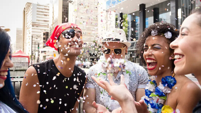 Carnaval em condomínios: especialista alerta para reforço das regras de convivência durante a folia