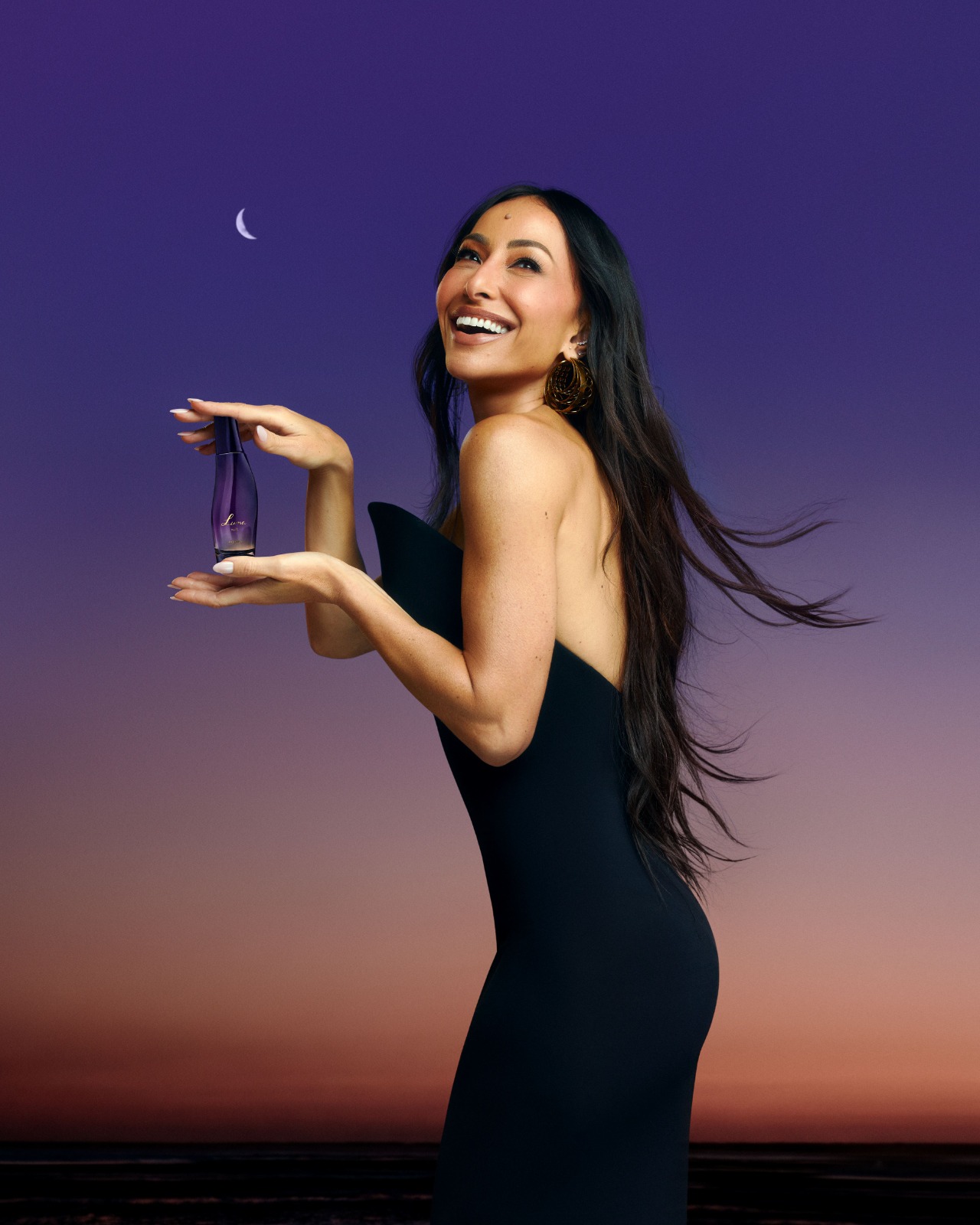 Sabrina Sato é o rosto de Luna Nuit, nova fragrância da Natura, em campanha que celebra a paixão pela vida