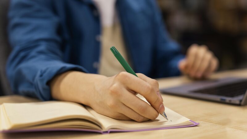Dominar o inglês é diferencial para se destacar no mercado