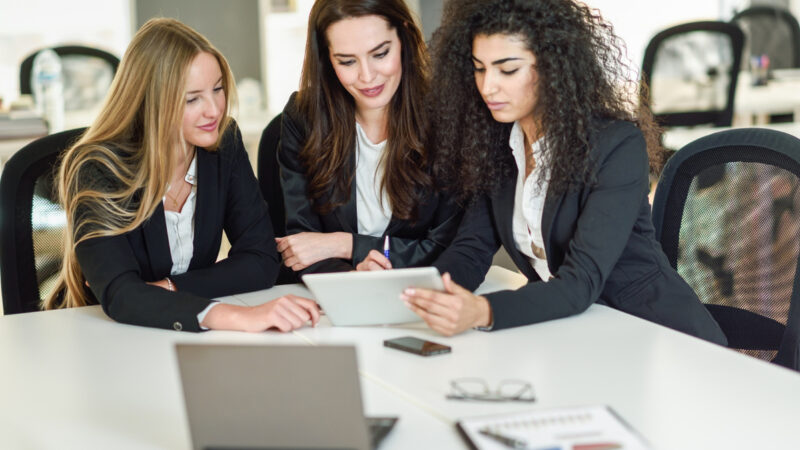 Advocacia brasileira é majoritariamente feminina, diz estudo