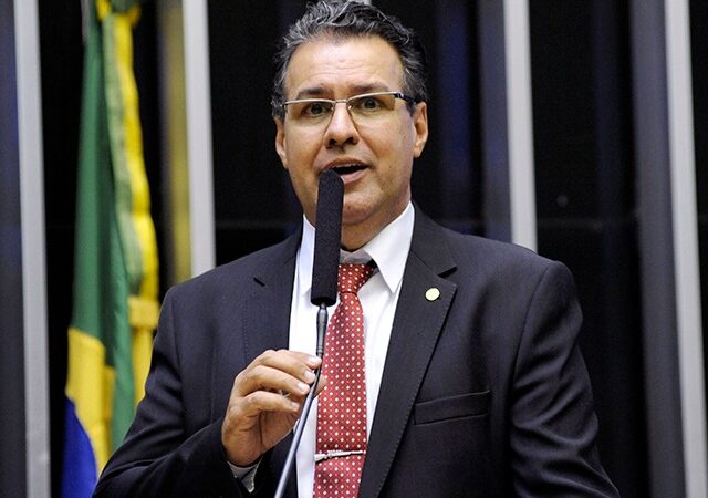 Proposta de deputado bolsonarista  Capitão Augusto(PL) prejudica caminhoneiros e pode gerar demissões em massa