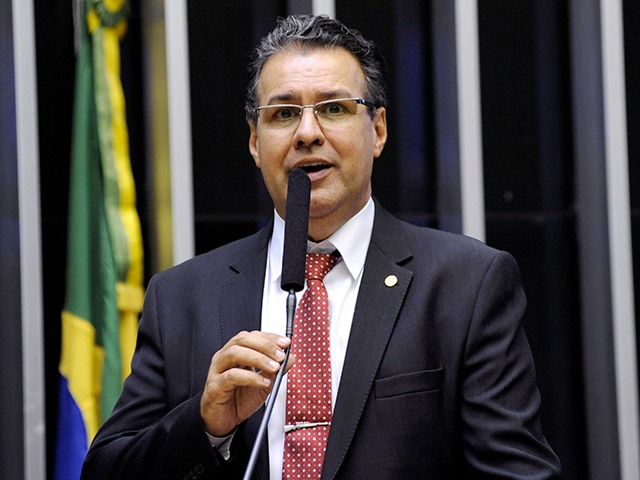 Proposta de deputado bolsonarista  Capitão Augusto(PL) prejudica caminhoneiros e pode gerar demissões em massa