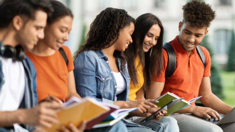 Bilinguismo amplia cognição e aprovação em vestibulares