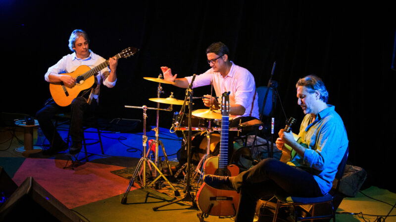 Trio Baru se apresenta no Teatro de Sobradinho, no DF