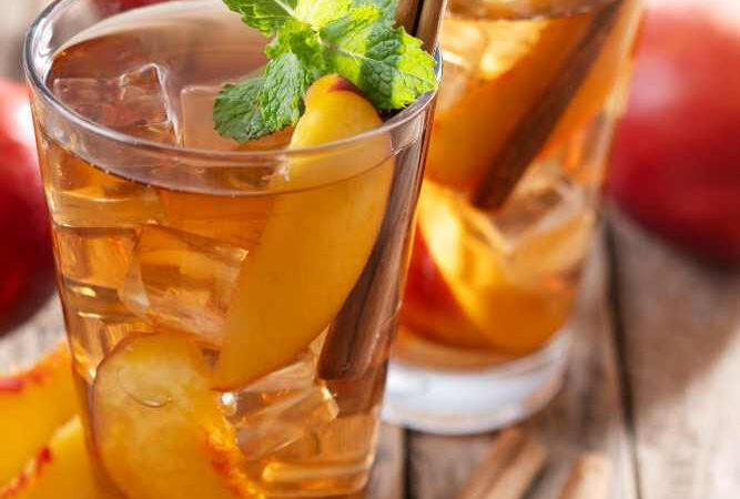 4 drinks sem álcool para curtir o verão e ainda cuidar da saúde