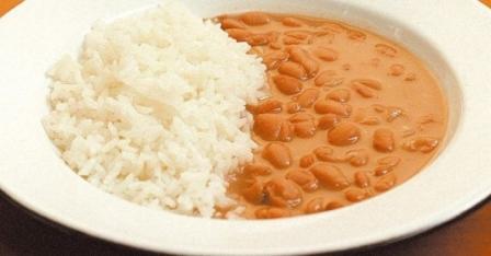 O arroz com feijão do brasileiro deve ficar mais barato neste ano.