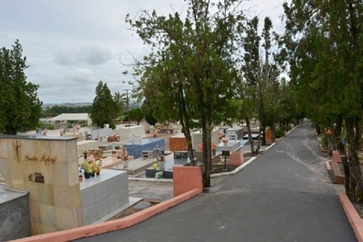 Prefeito de Ibiporã é suspeito de participar de venda ilegal de terrenos em cemitério