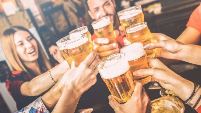 Consumo de álcool pode deixar corpo vulnerável contra Covid-19