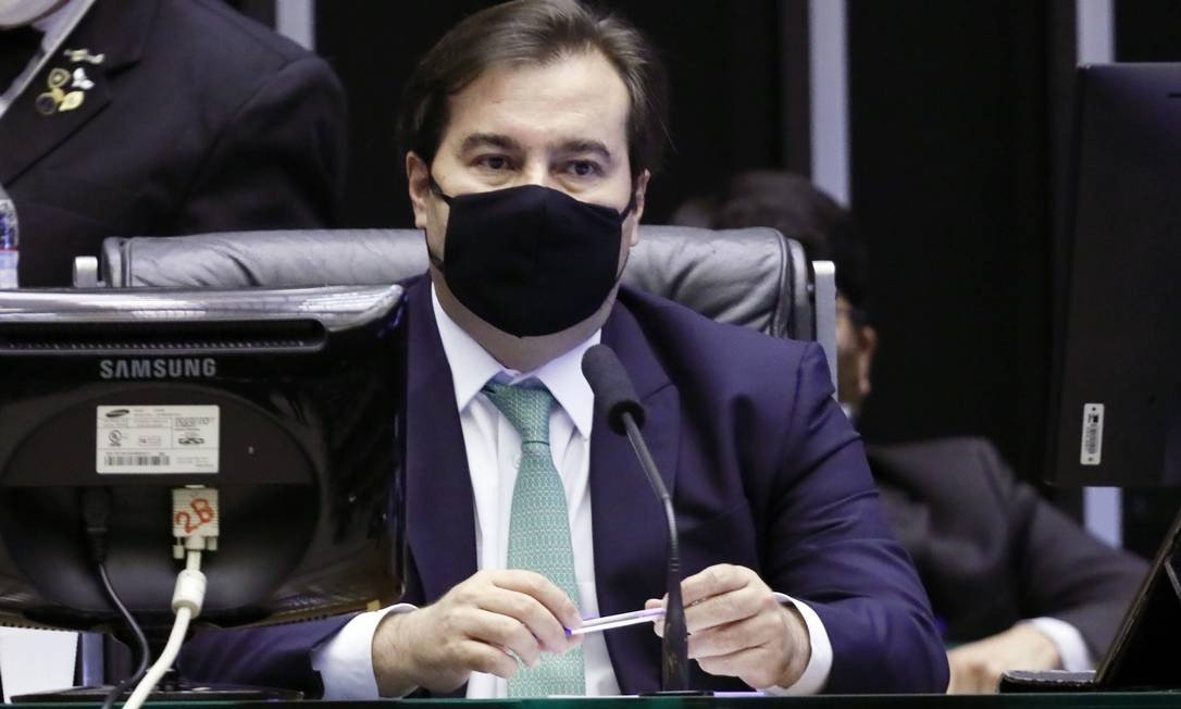 Rodrigo Maia diz que é grave Bolsonaro tratar de hidroxicloroquina e que políticos não devem recomendar remédios