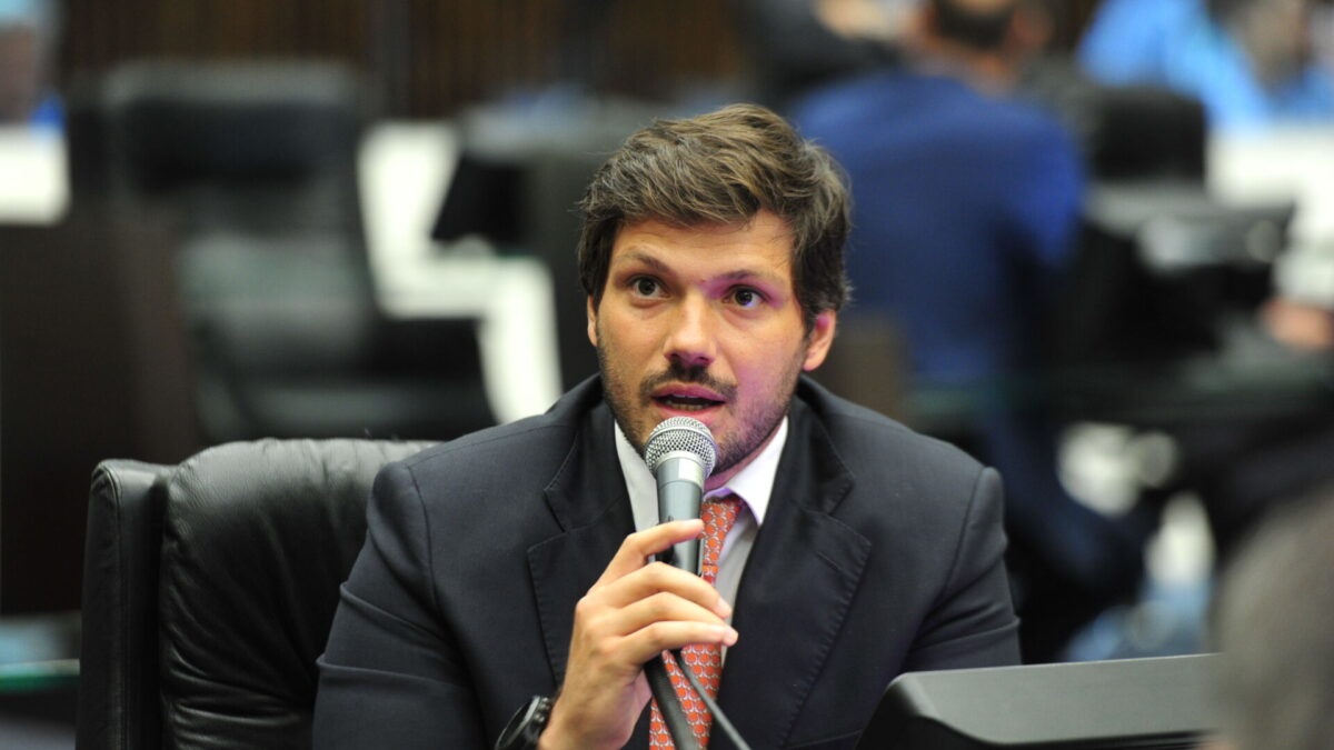 Tiago Amaral deixa a vice-liderança do Governo