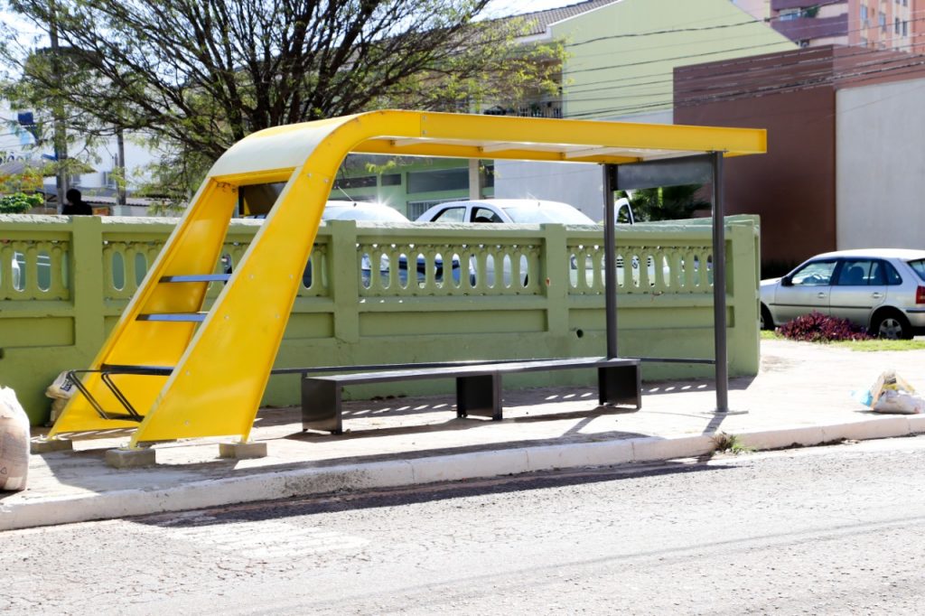 Com Ulisses Maia, pontos de ônibus têm mais comodidade em Maringá