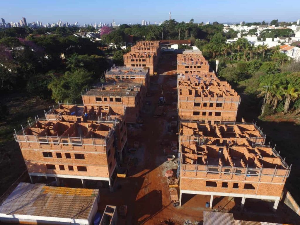 Ulisses Maia implanta maior programa de habitação do Paraná