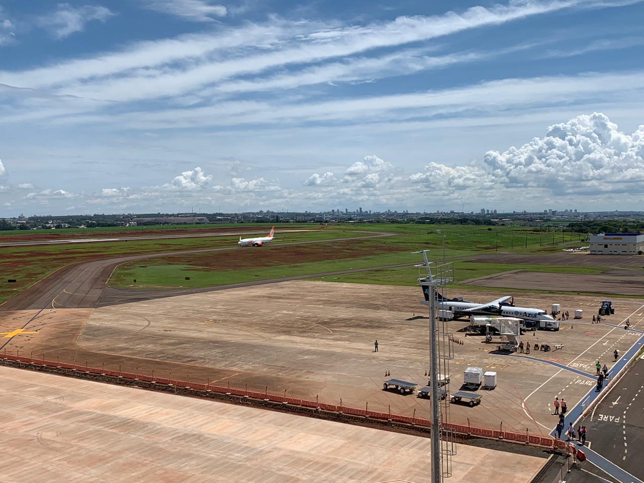 O Aeroporto de Maringá reabriu a pista de pouso e decolagem nesta quarta, 16 de dezembro