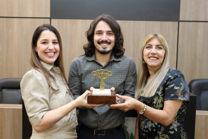 Esta é a segunda vez consecutiva que o órgão é premiado; A honraria foi concedida pelo desenvolvimento do Projeto Lupa Legislativa Esta é a segunda vez consecutiva que o órgão é premiado; A honraria foi concedida pelo desenvolvimento do Projeto Lupa Legislativa