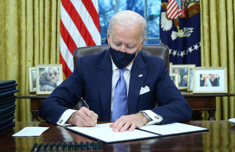 Biden ordena verificações de socorro mais rápidas, mais ajuda alimentar