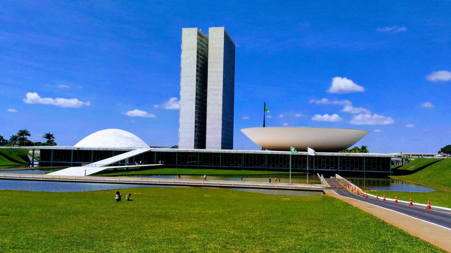 Brasília terá  lockdown  a partir de segunda-feira