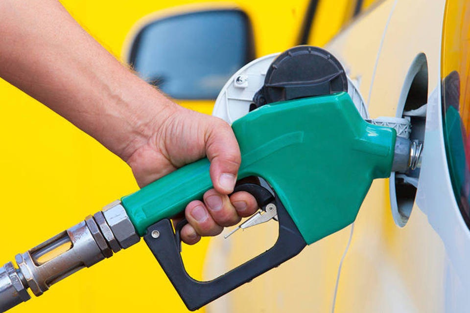 Governo aperta cerco contra aumento abusivo na gasolina