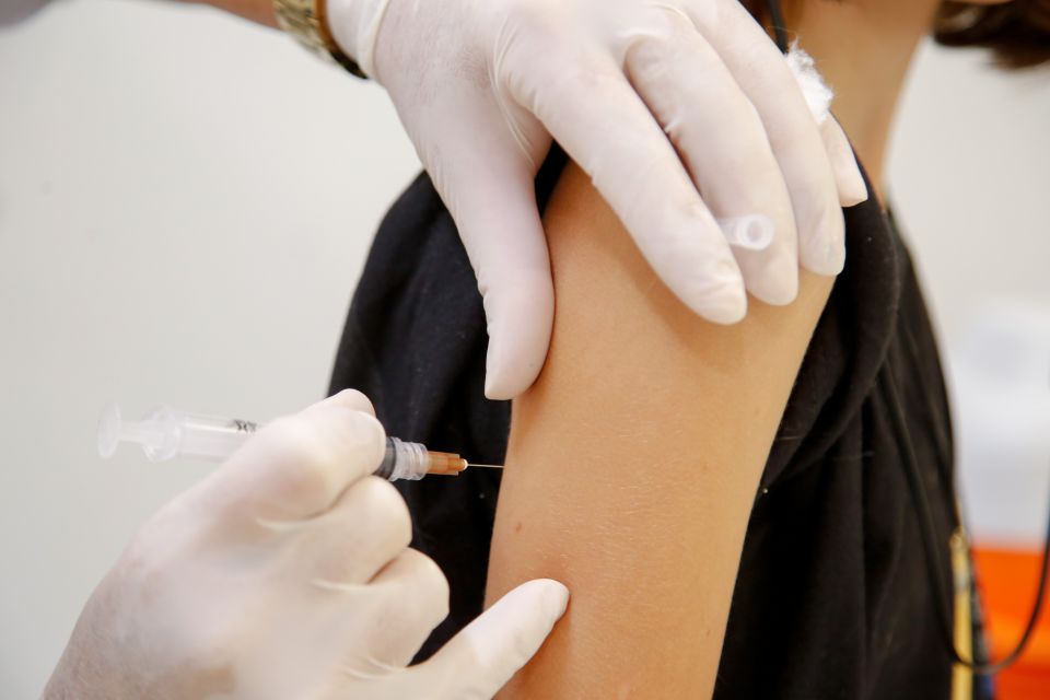 Gestão Ulisses Maia disponibiliza vacina contra HPV nos postos de saúde