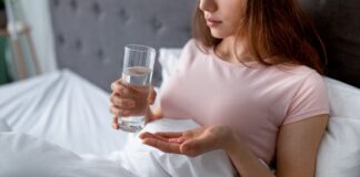 Saúde mental abalada, má alimentação, uso de bebidas alcoólicas e distúrbios metabólicos são apontados como os principais impactos que causam noites mal dormidas