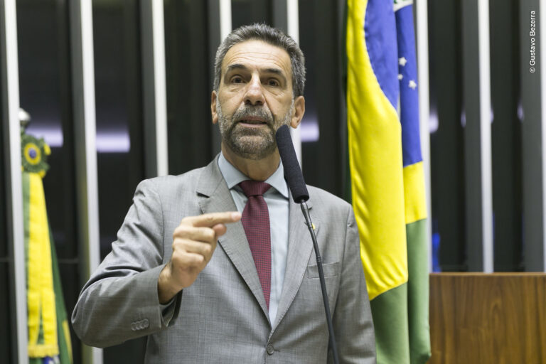 Enio Verri: Política de preços da Petrobras vai quebrar a economia do país!
