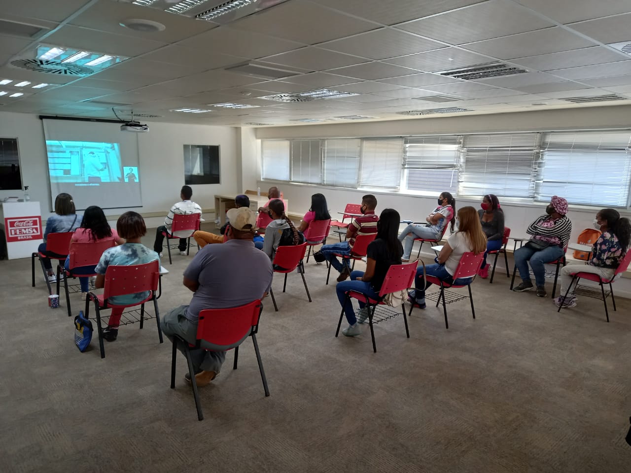 Coca-Cola FEMSA Brasil promove curso gratuito de capacitação de ajudantes operacionais em Maringá