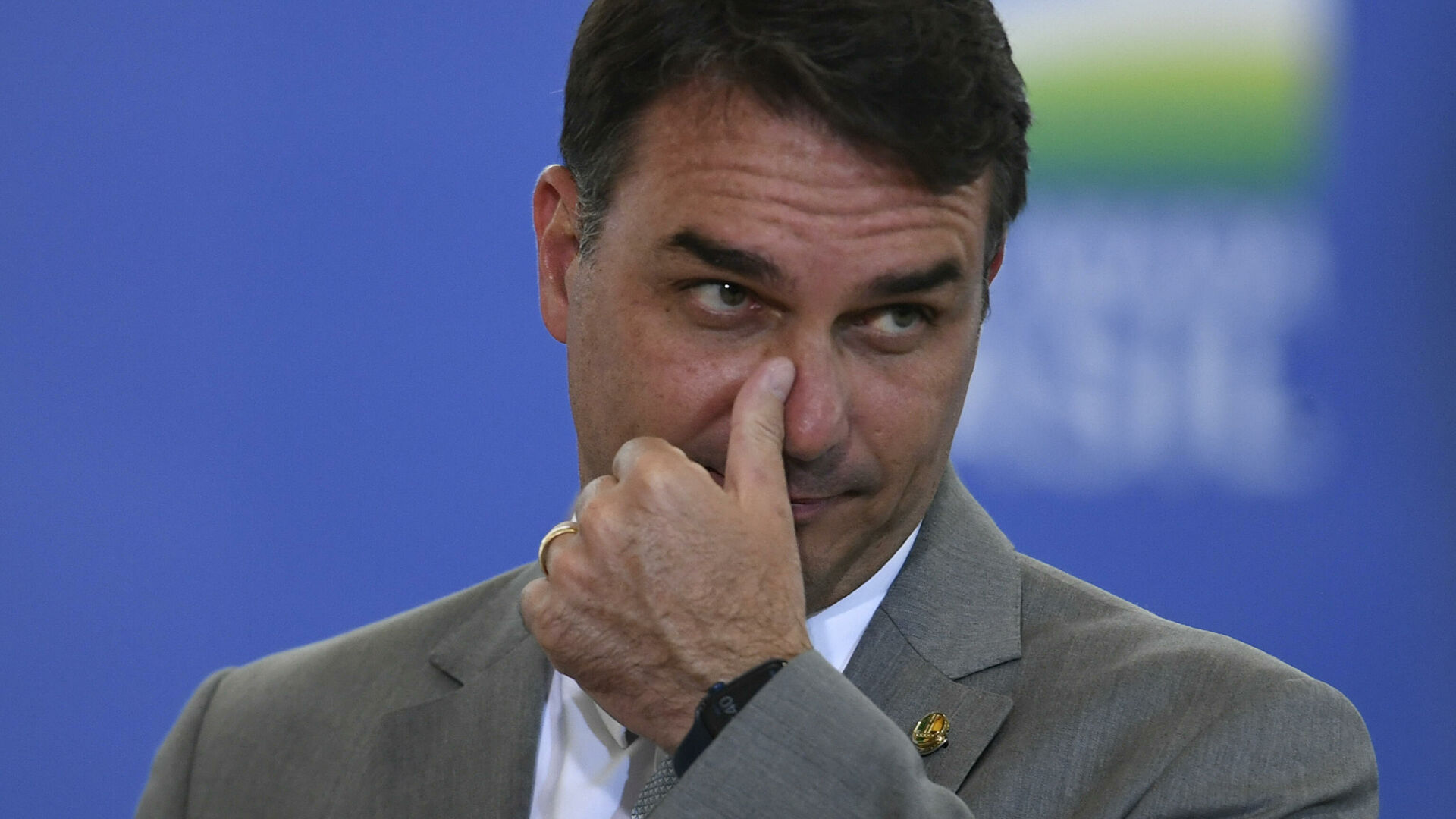 Flavio Bolsonaro a incerteza é de  Guedes ou Bolsonaro em 2023?