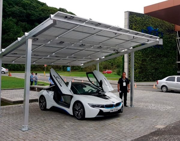Garagem solar para carregamento de veículos elétricos é destaque no Smart City Curitiba