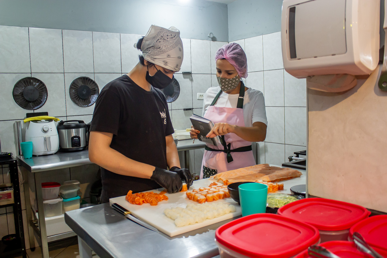 Mais de 40% dos brasileiros continuarão cozinhando em casa no pós-pandemia