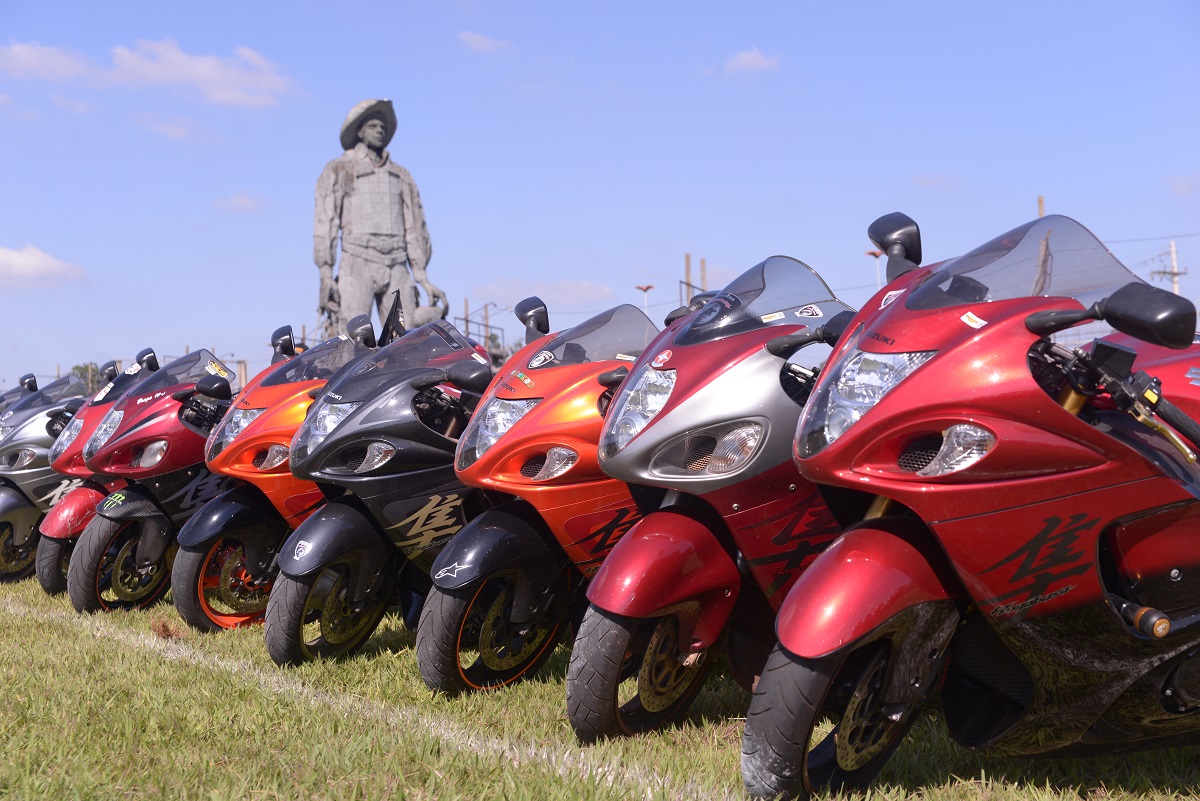 Barretos Motorcycles reúne apaixonados por motos com shows de rock e acrobacias