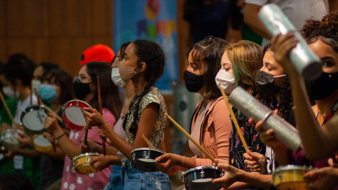 Projeto Alma Brasileira leva MPB e vivência musical a 2 mil estudantes do DF