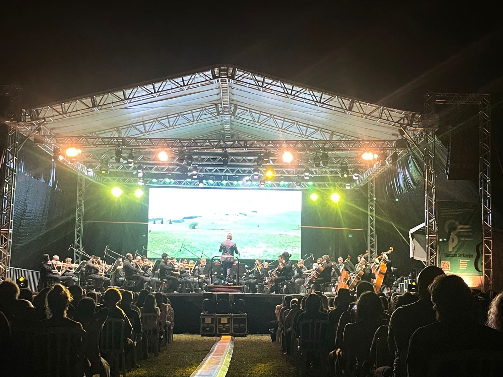Orquestra Sinfônica do Paraná levou mais de 2 mil pessoas ao Parque Alfredo Nyffeler