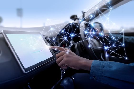 Projeção de carro elétrico autônomo joga luz sobre Big Data