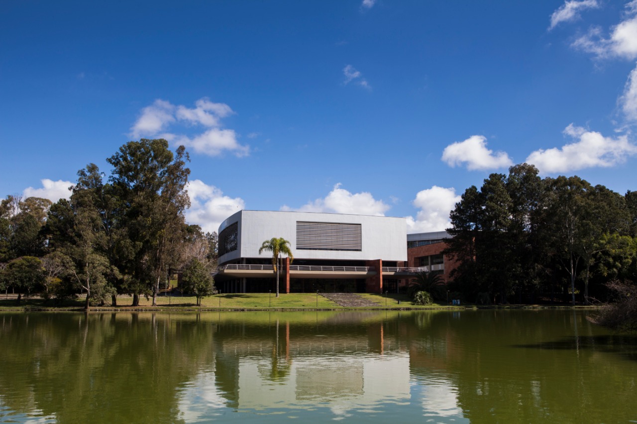 Universidade Positivo recebe inscrições para mestrado e doutorado em Administração