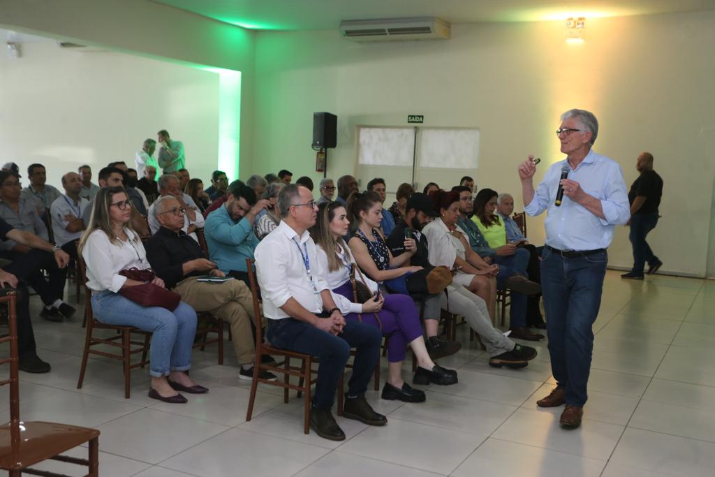 Secretário Ortigara abre a Semana do Agricultor em Maringá