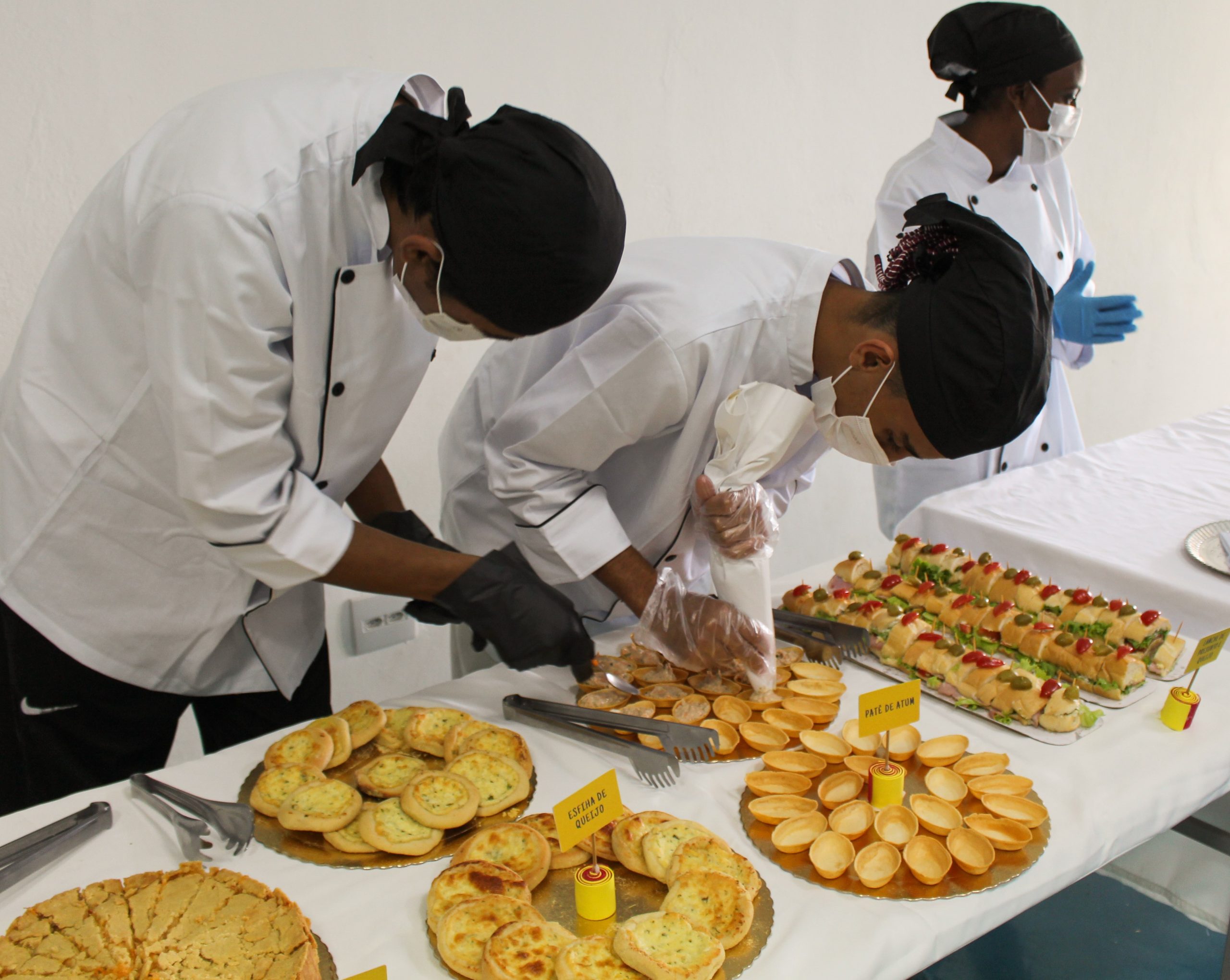 Projeto Jovem Chef capacita jovens da periferia para a área gastronômica